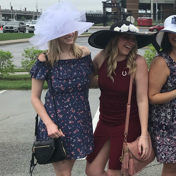 Blue dress with flowers - Picture 3 of 3